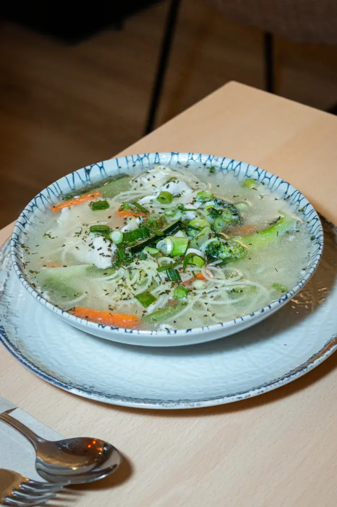 Sopa de pollo 